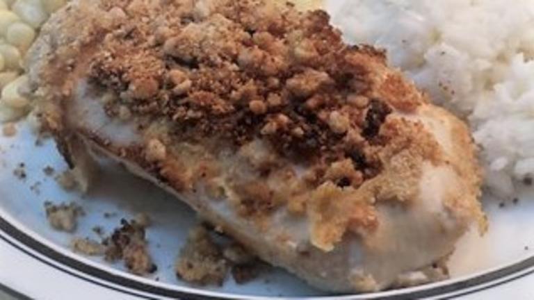 Macadamia-Crusted Chicken with Bush Pepperberry Sauce