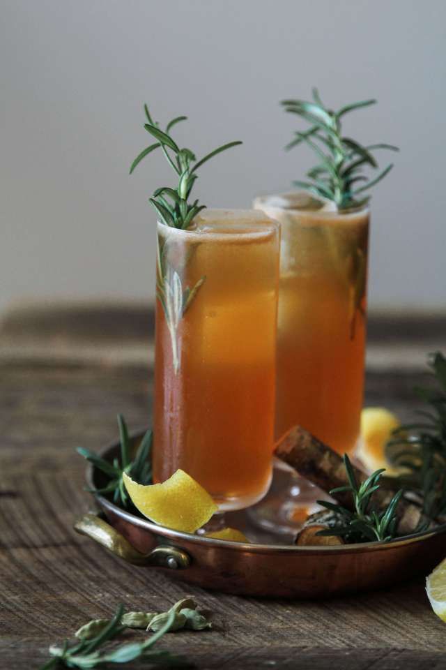 Spiced Cardamom Gin Fizz