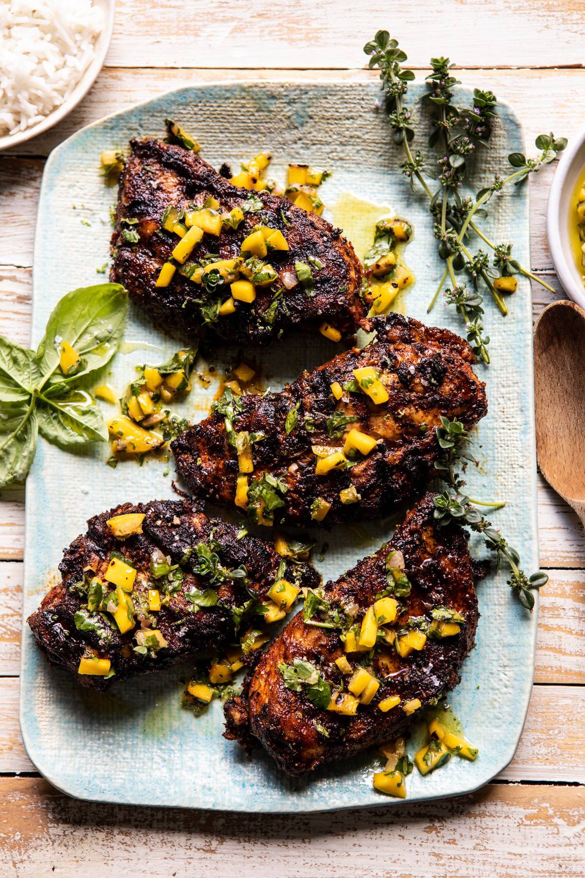 Toasted Flatbread with Spicy Jerk Chicken and Mango Chutney