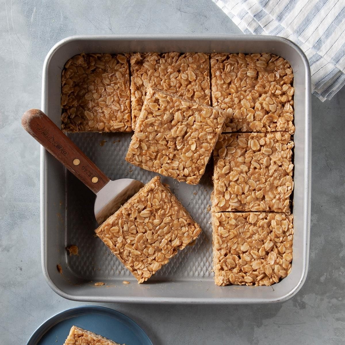 No-Bake Peanut Butter Oat Bars with Chocolate Chips