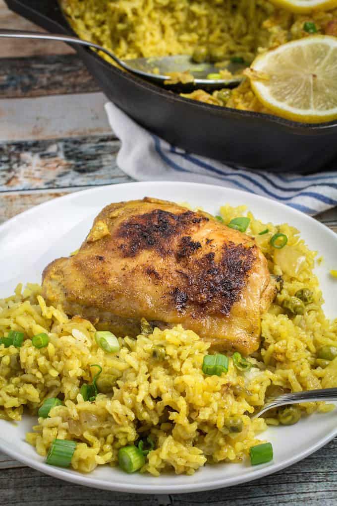One-Pot Lemon Garlic Chicken with Rice and Herbs