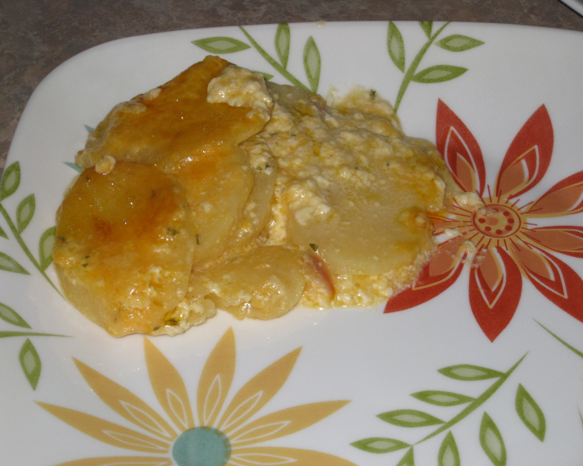 Classic Creamy Cheddar Scalloped Potatoes