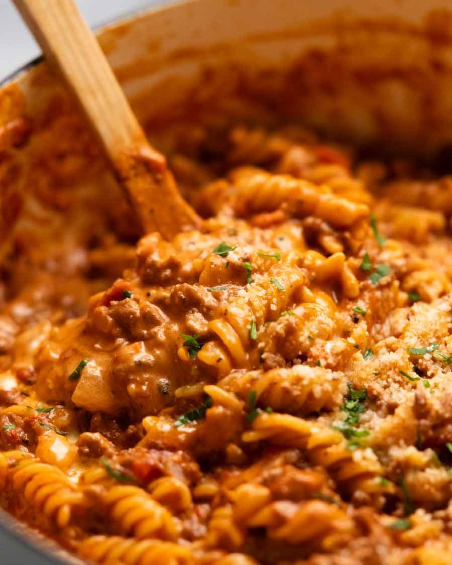 One-Pot Spicy Beef and Tomato Pasta