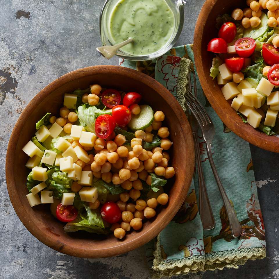 No-Cook Mediterranean Chickpea Salad for Picnics