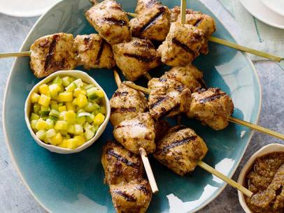 Interactive Fun-Themed Spiced Chicken Skewers with Yogurt Dip