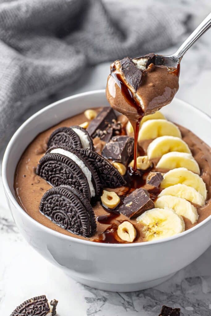 No-Bake Nutty Chocolate Banana Smoothie Bowl