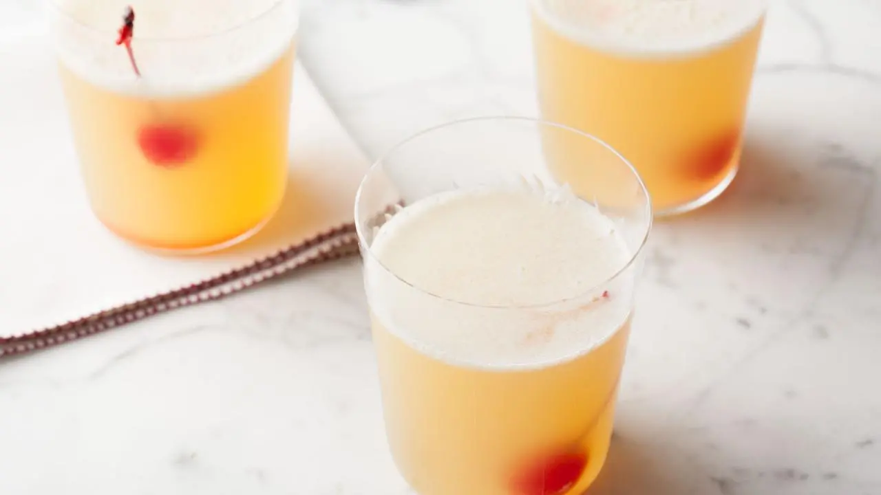 Golden Glow Whiskey Sour
