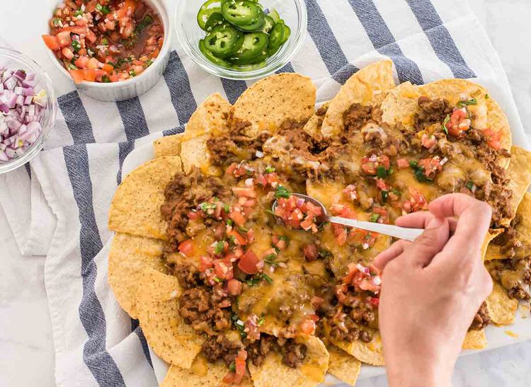 Crispy Oven-Baked Nachos with Spicy Pico de Gallo