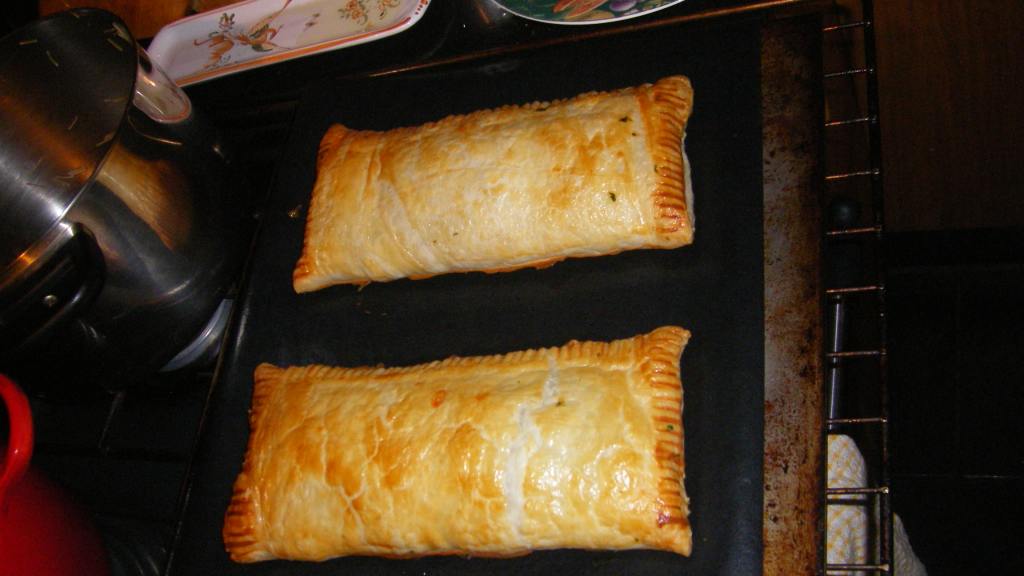 Mediterranean-Style Spinach & Feta Pie with Herbed Crust