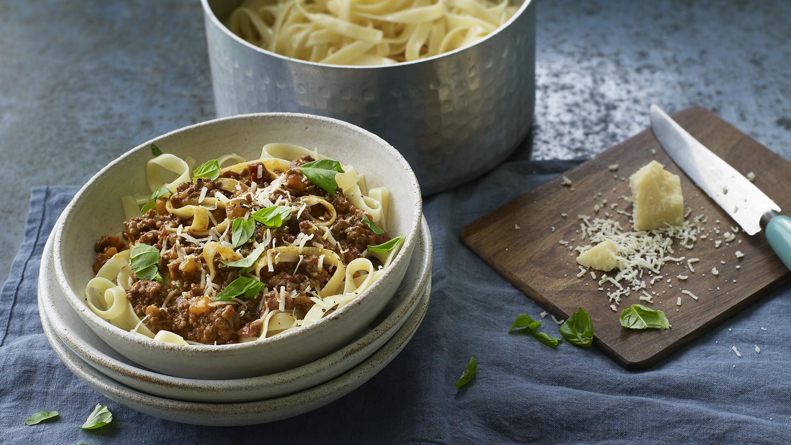 James Ball Jersey-Theme Spaghetti Bolognese