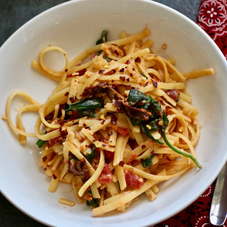 Creamy Sun-Dried Tomato Mushroom Fettuccine