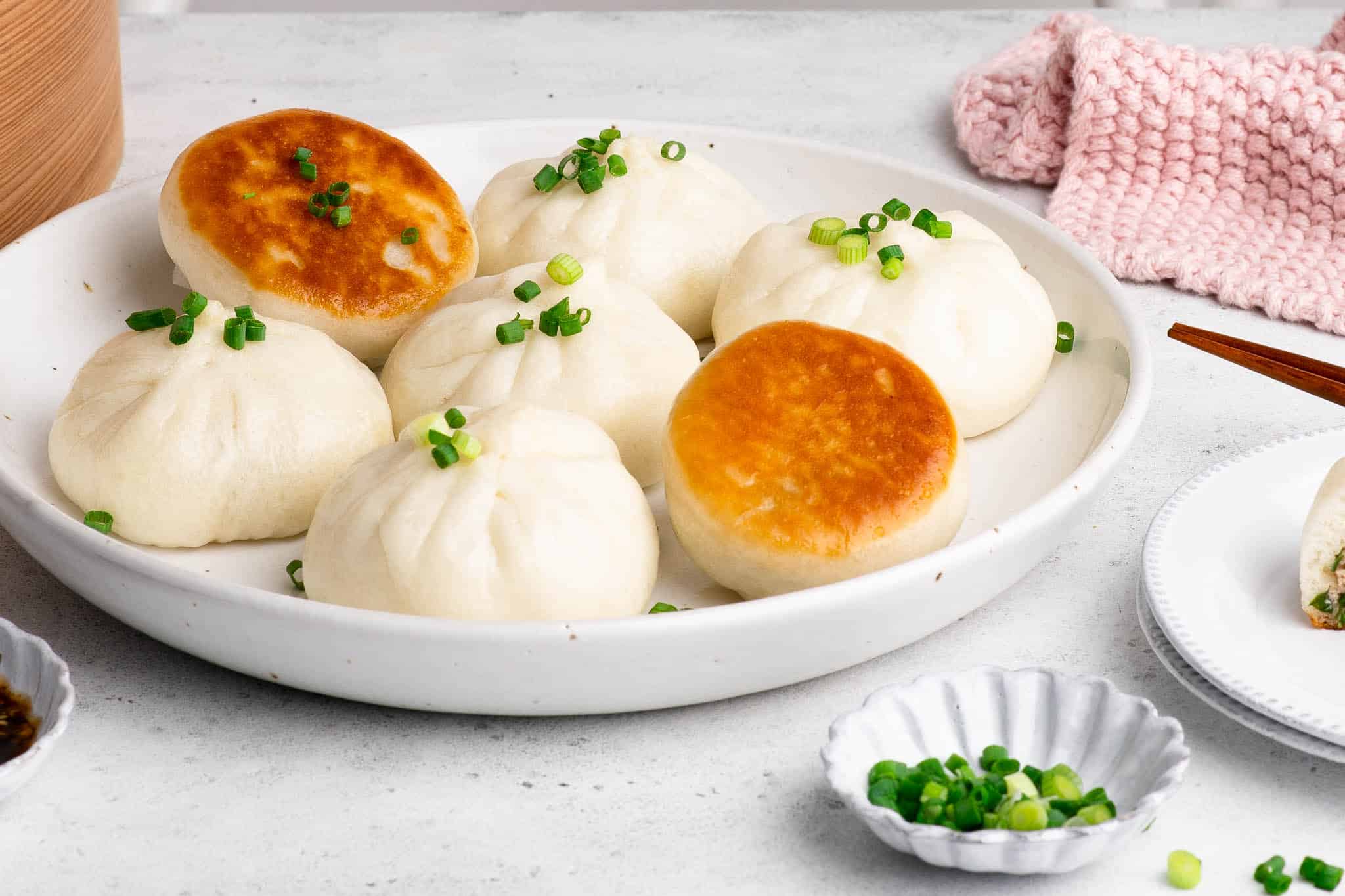 Pan-Fried Tibetan Tingmo Steamed Buns with Garlic Chive Filling