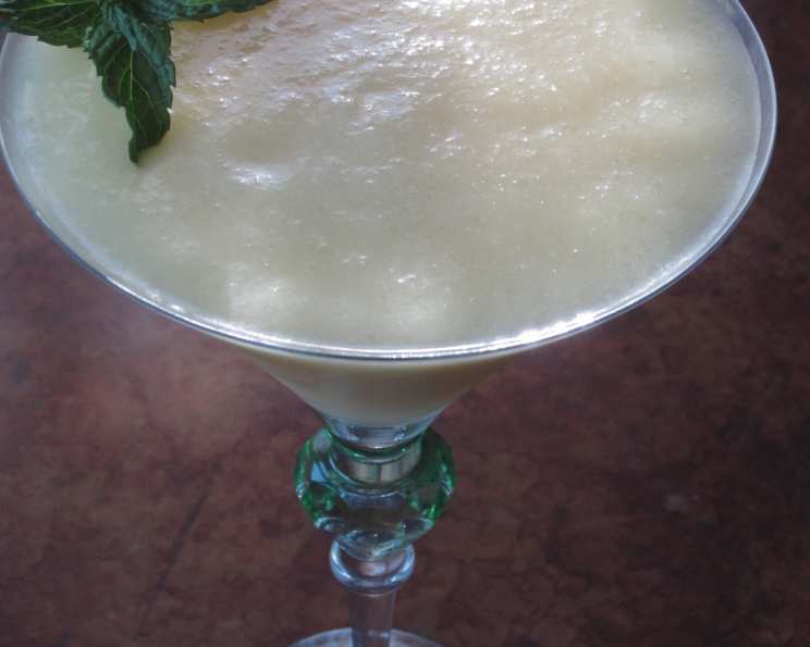 Tropical Pineapple-Mint Frozen Daiquiri