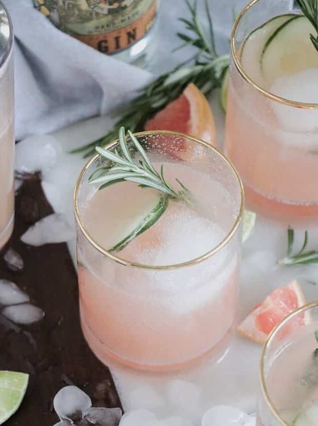Spiced Grapefruit Gin Fizz