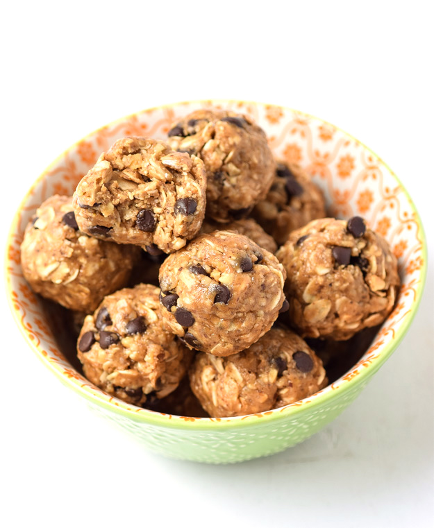 No-Bake Peanut Butter Chocolate Oat Bites