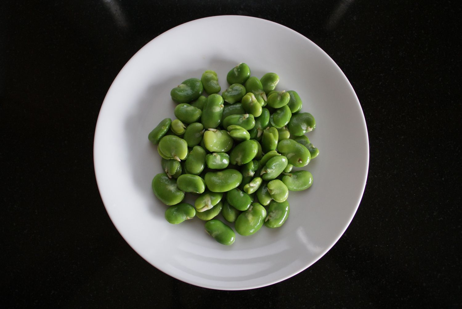 Sautéed Broad Bean and Garlic Medley