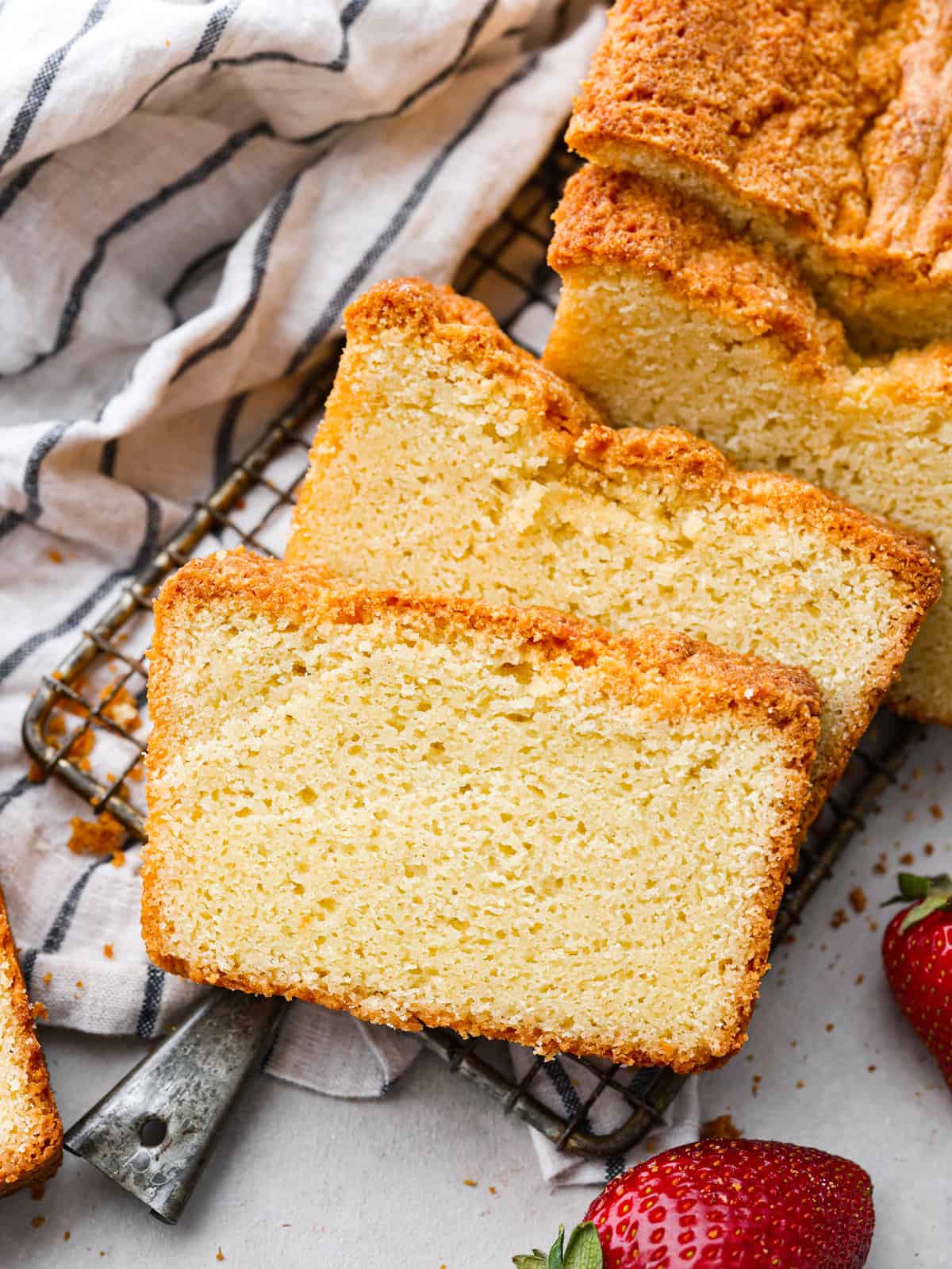 One-Bowl Moist Vanilla Pound Cake