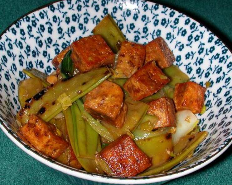 Quick Sautéed Ginger Tofu with Snow Peas and Sesame