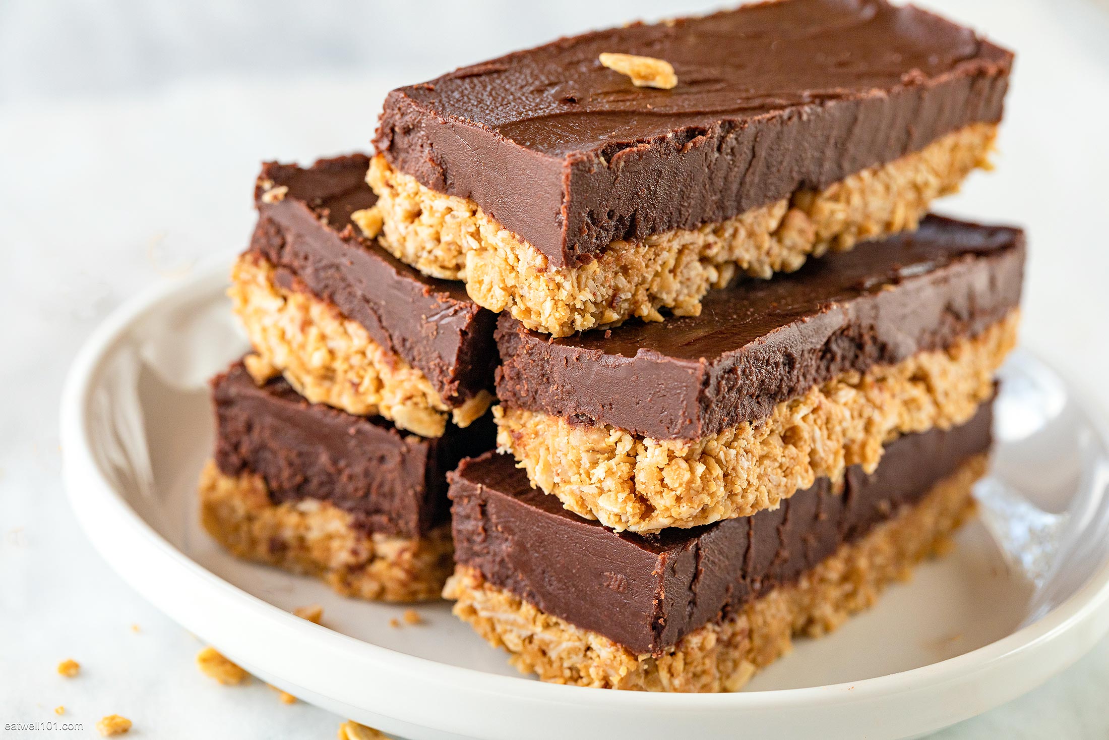 No-Bake Chocolate Peanut Butter Bar with Oats