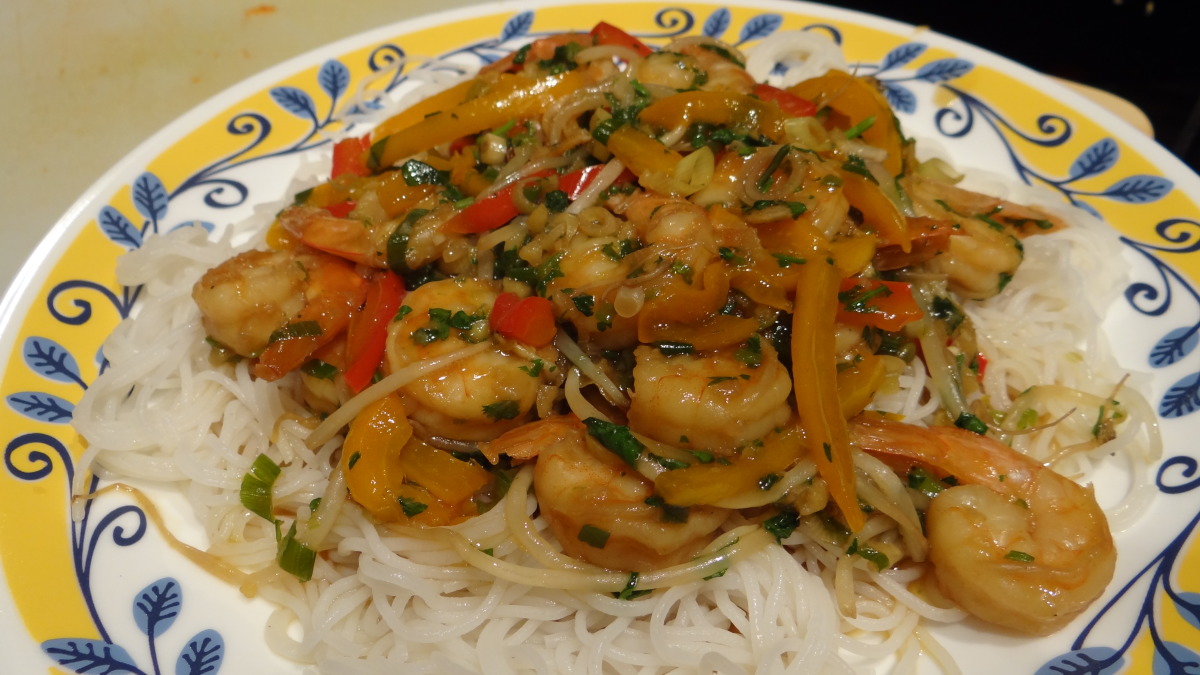 Turmeric-Ginger Shrimp with Bell Pepper Stir-Fry