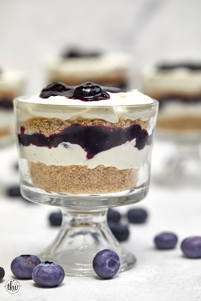 No-Bake Berry Cheesecake Parfaits with Graham Cracker Crumble