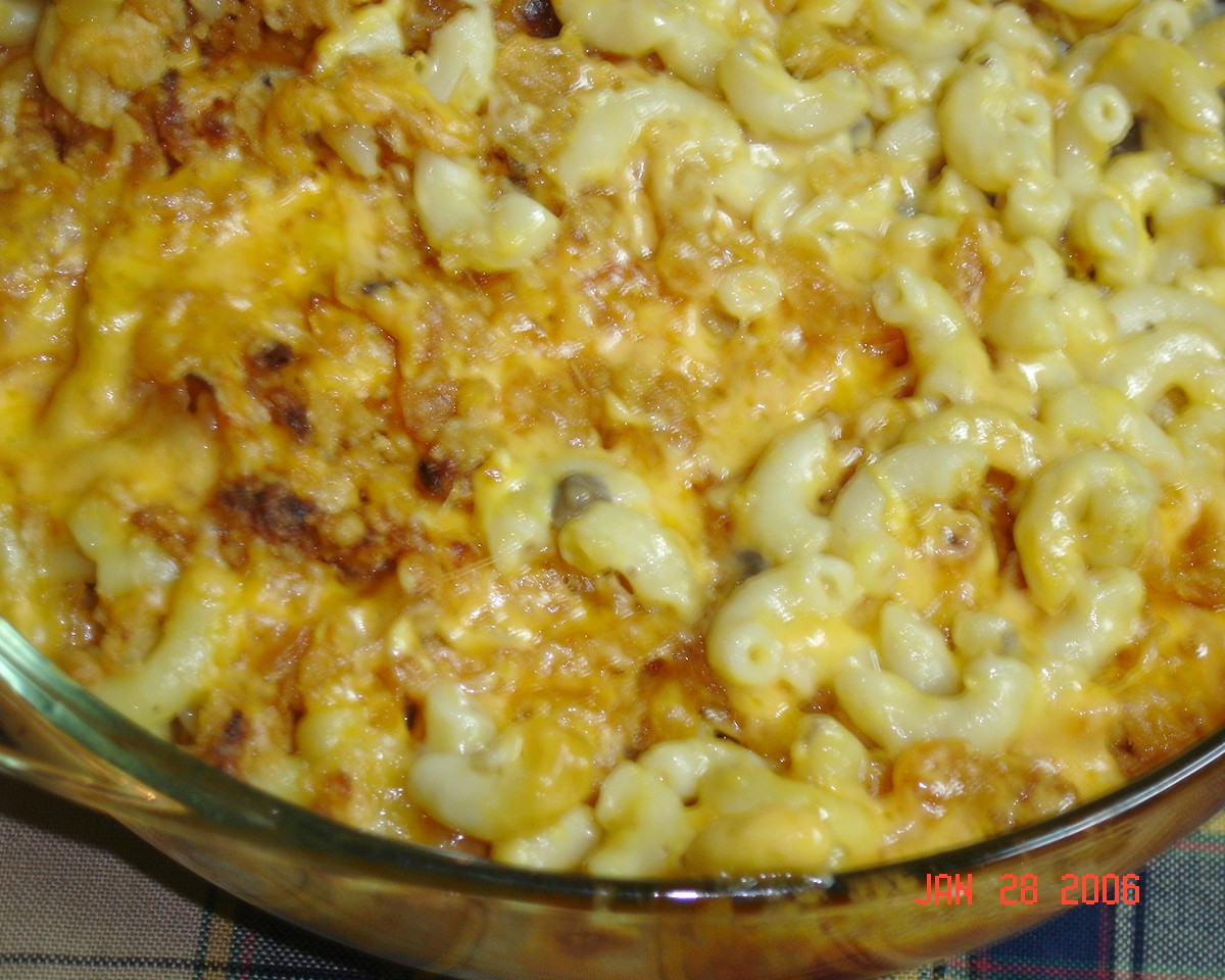 Creamy Parmesan Macaroni and Cheese with Crispy Bacon