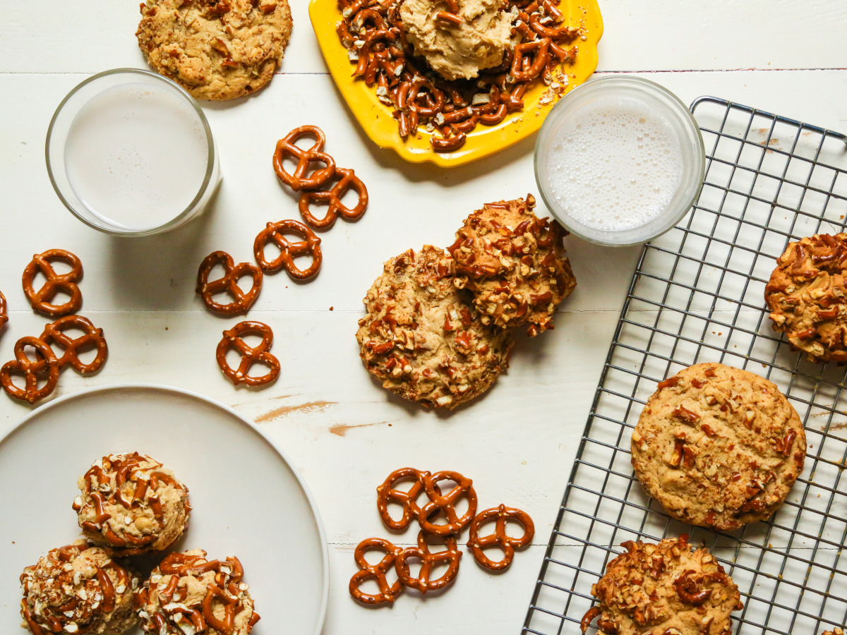 Peanut Butter Pretzel Crunch Cookies
