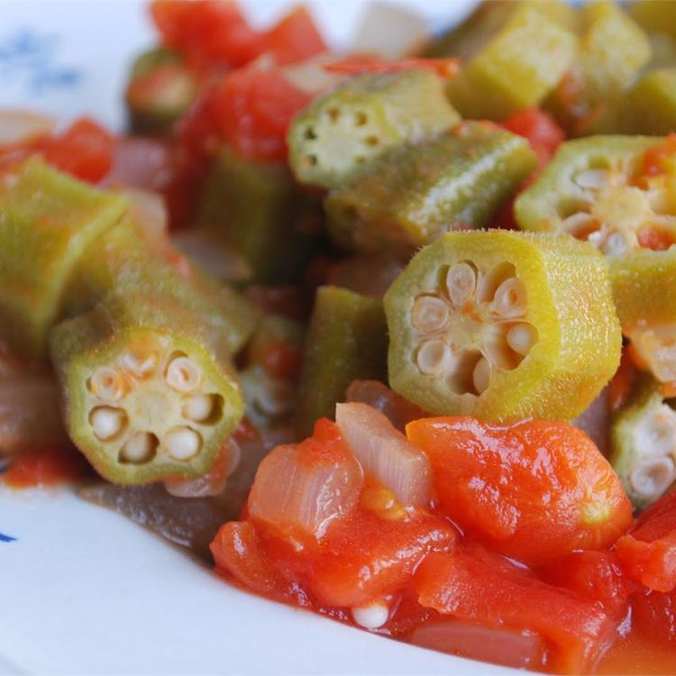 Slow-Simmered Iraqi Okra and Beef Stew with Tomato Sauce