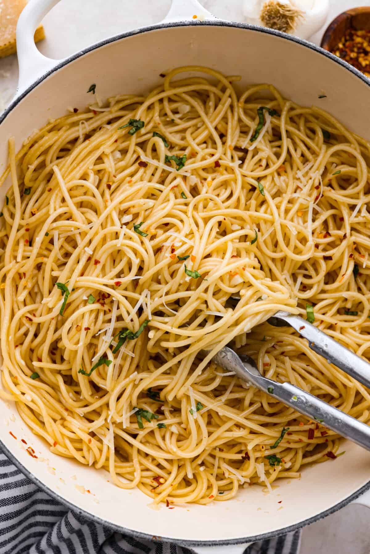 No-Fuss Spaghetti Aglio e Olio with Chili Flakes