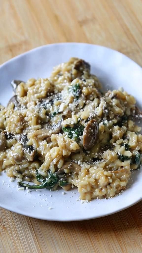 Rich Mushroom and Spinach Risotto with Parmesan