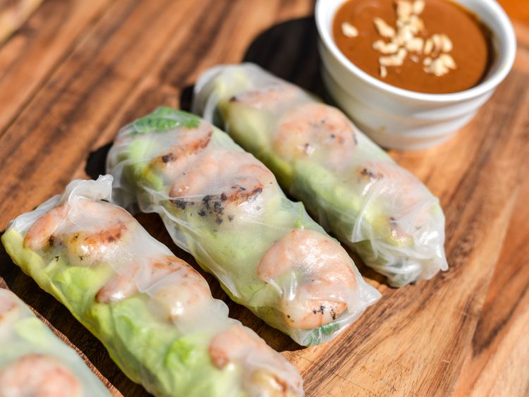 No-Cook Vietnamese Summer Roll with Shrimp and Herbs