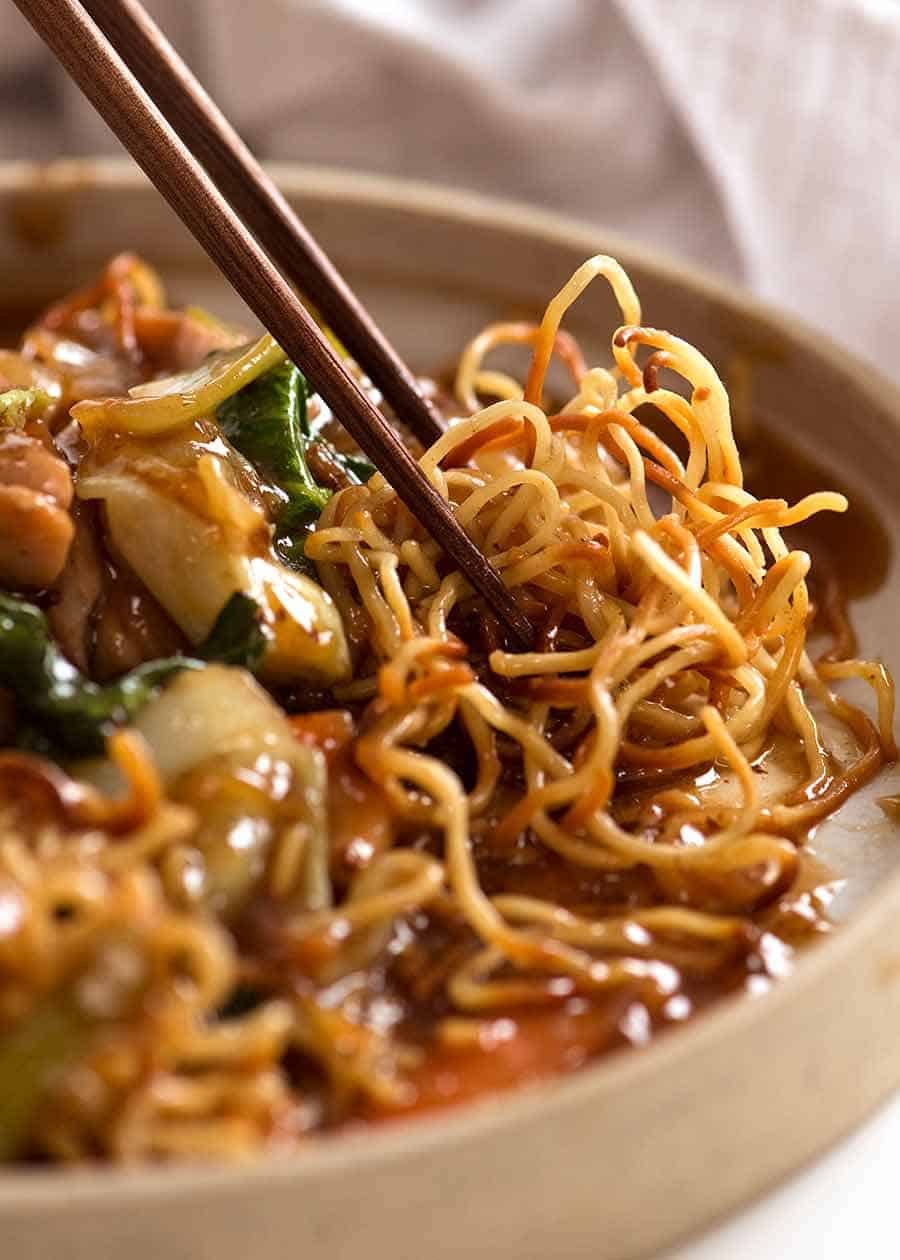 Speedy Asian Fusion Stir-Fried Noodles with Crispy Vegetables
