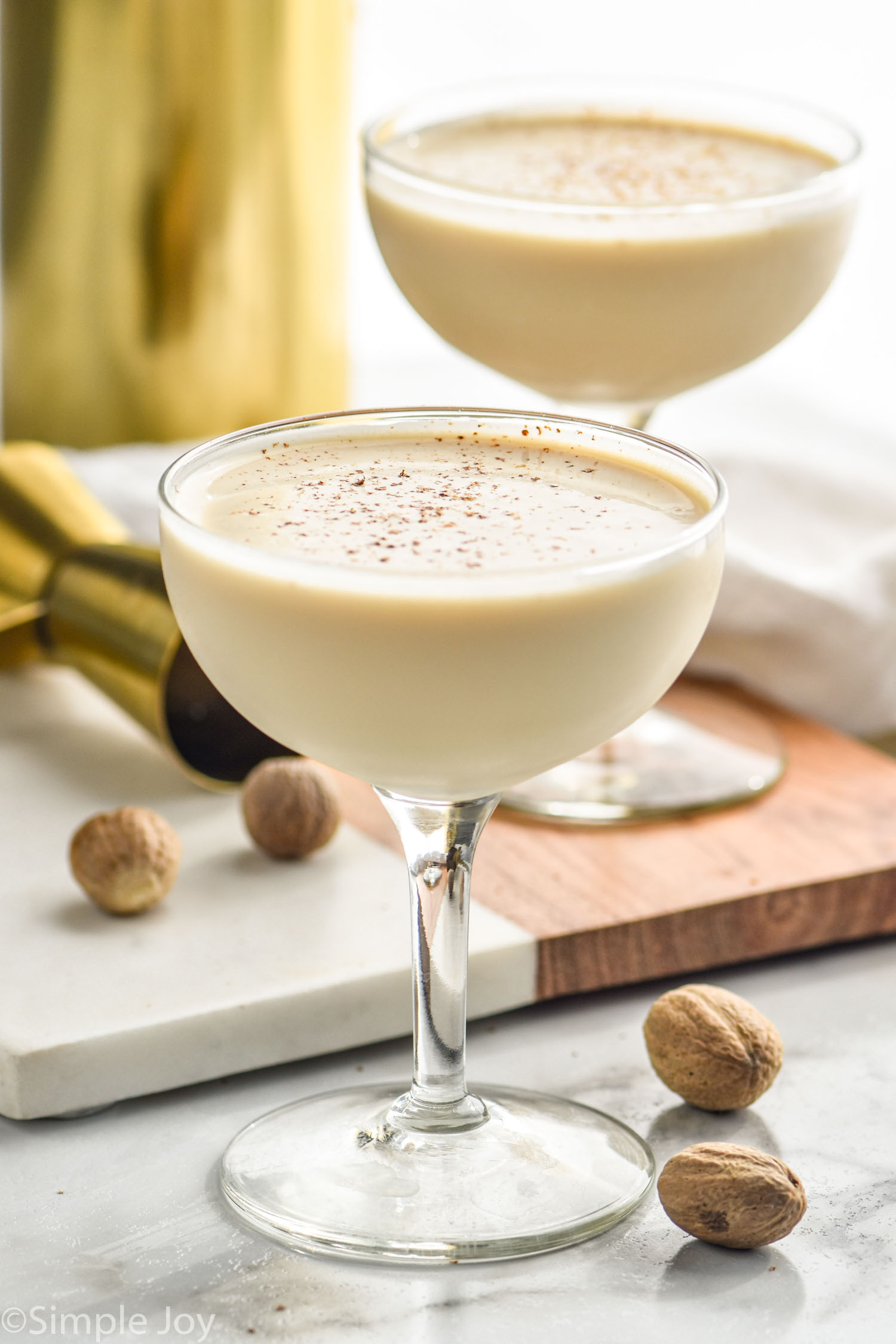 Shaken Brandy Alexander with Nutmeg Garnish