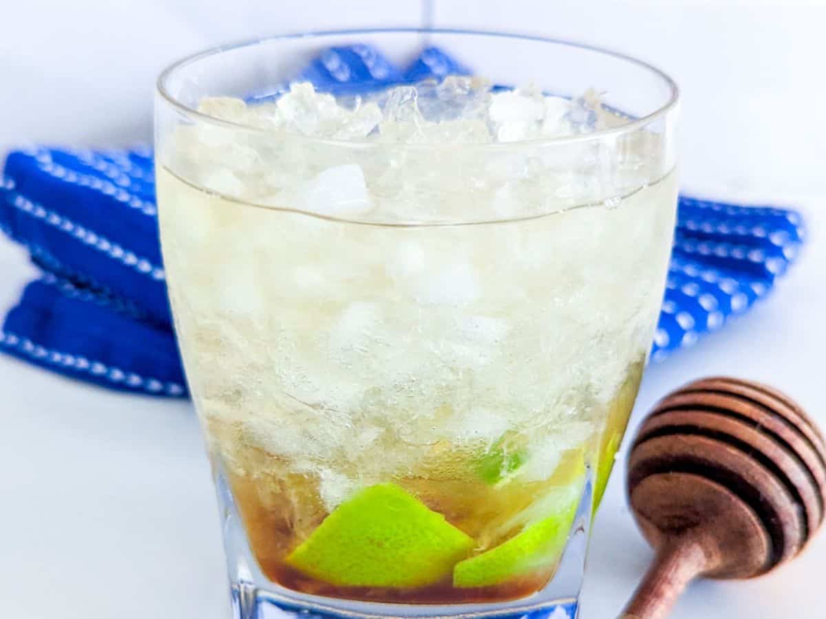 Muddled Lime and Honey Dawa Cocktail