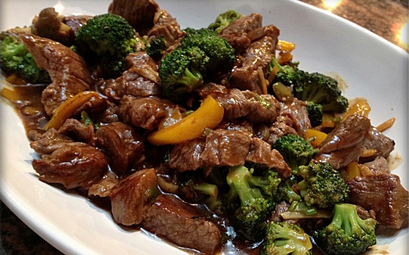 Beef & Ginger Stir-Fry with Broccoli