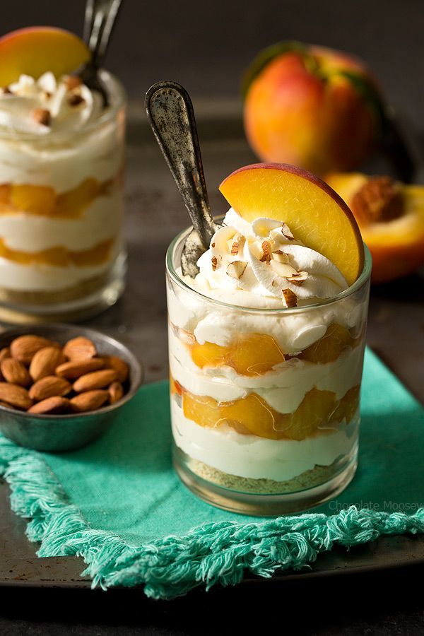 No-Bake Peach Mascarpone Parfaits