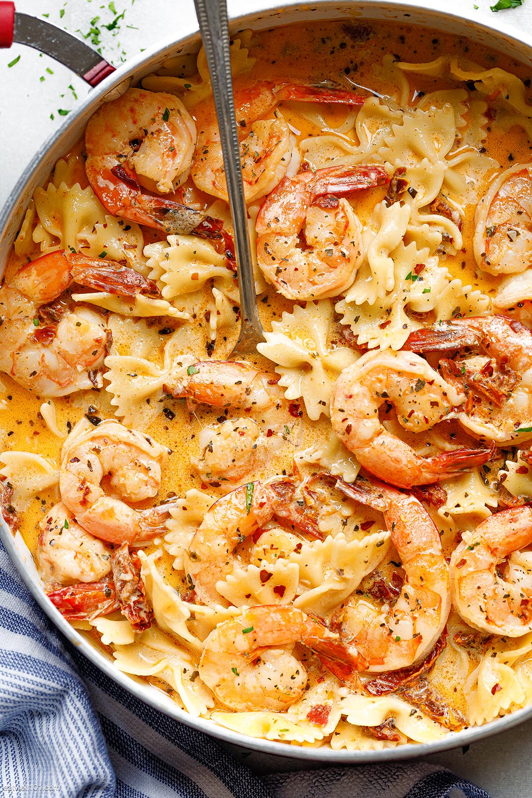 Half-Shell Pasta with Shrimp and Cream Sauce