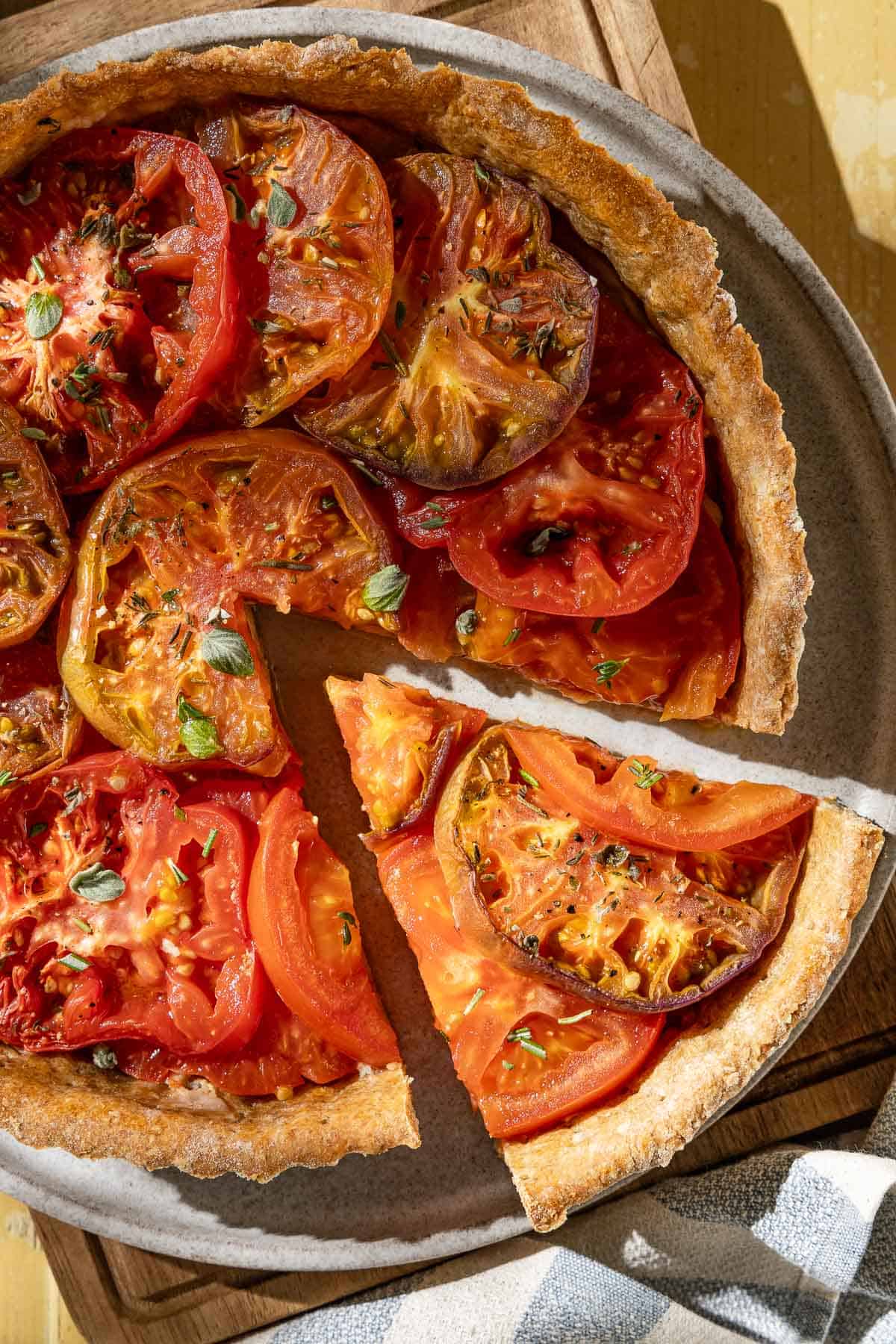 Baked Spanish-Style Tomato and Manchego Cheese Tart