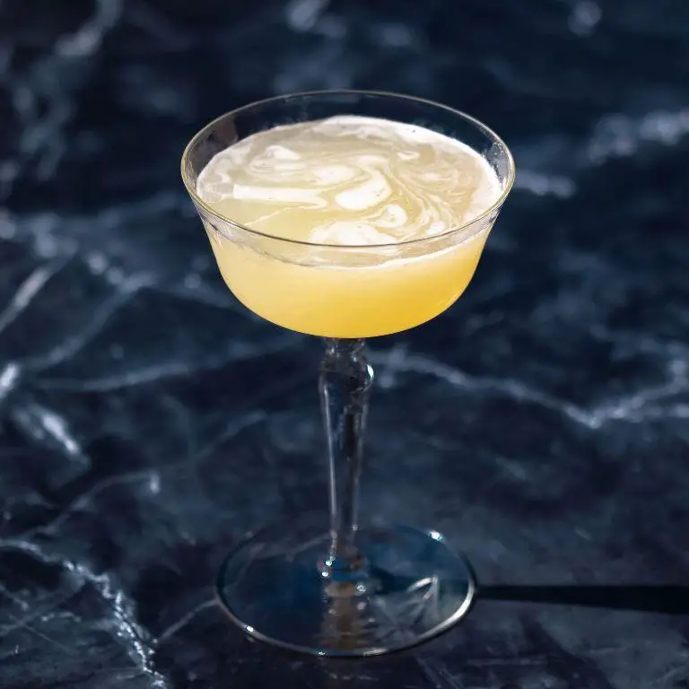 Absinthe-Infused Citrus Corpse Reviver
