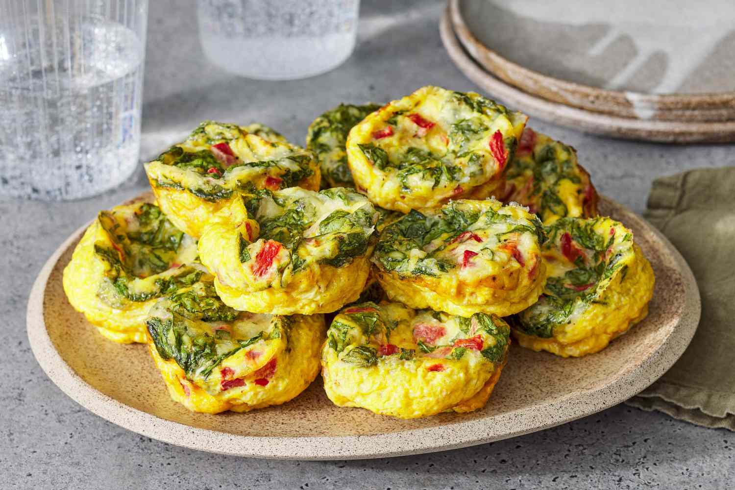Egg White and Spinach Bites with Roasted Red Pepper