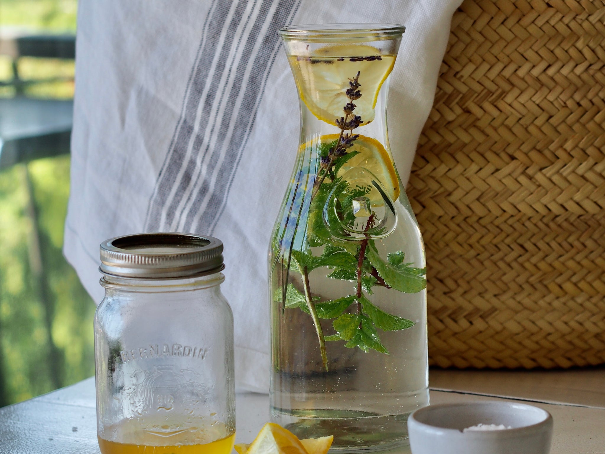Hydrating Cucumber-Mint Electrolyte Elixir