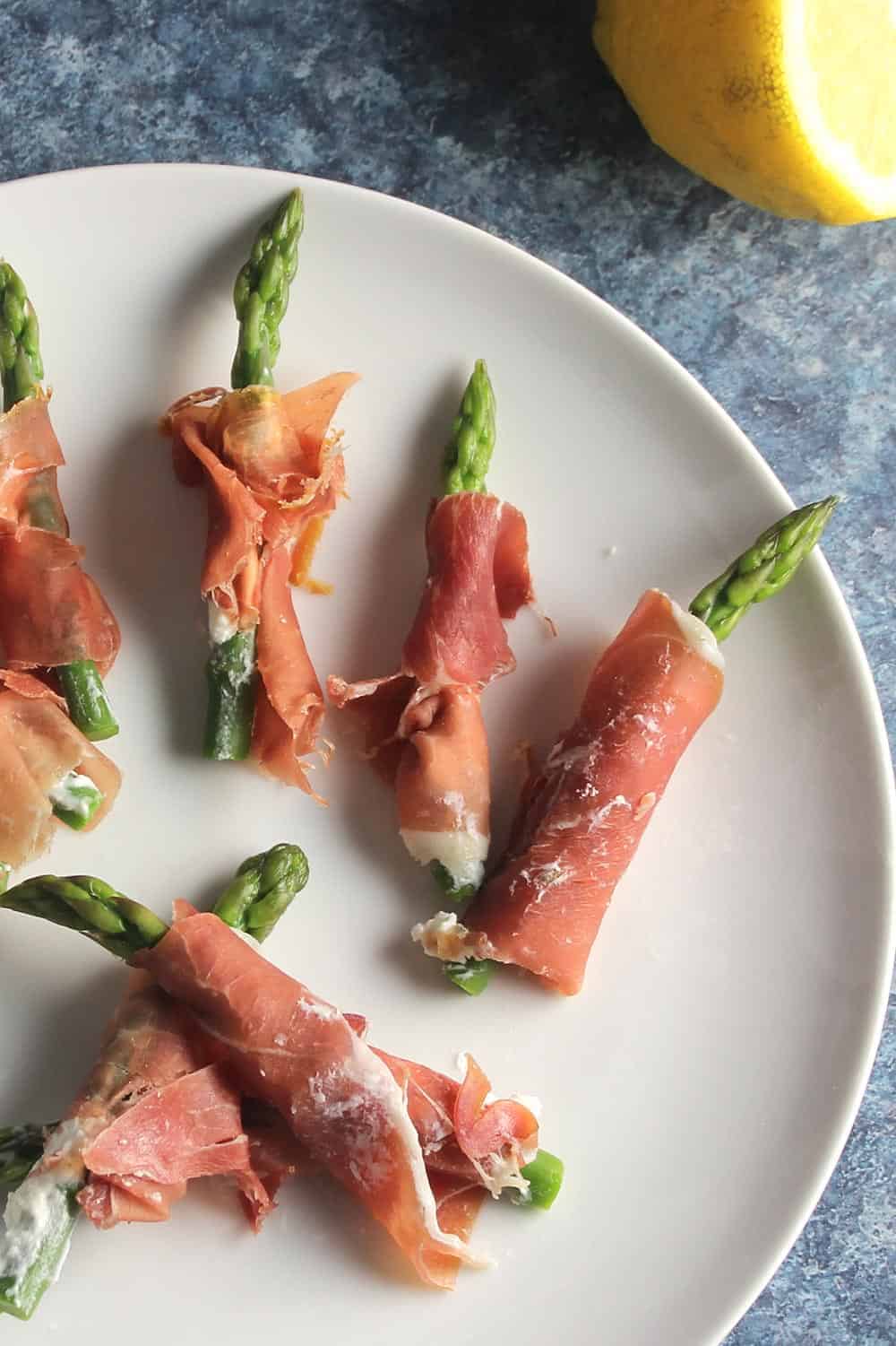Baked Asparagus and Prosciutto Wrapped Goat Cheese Bites