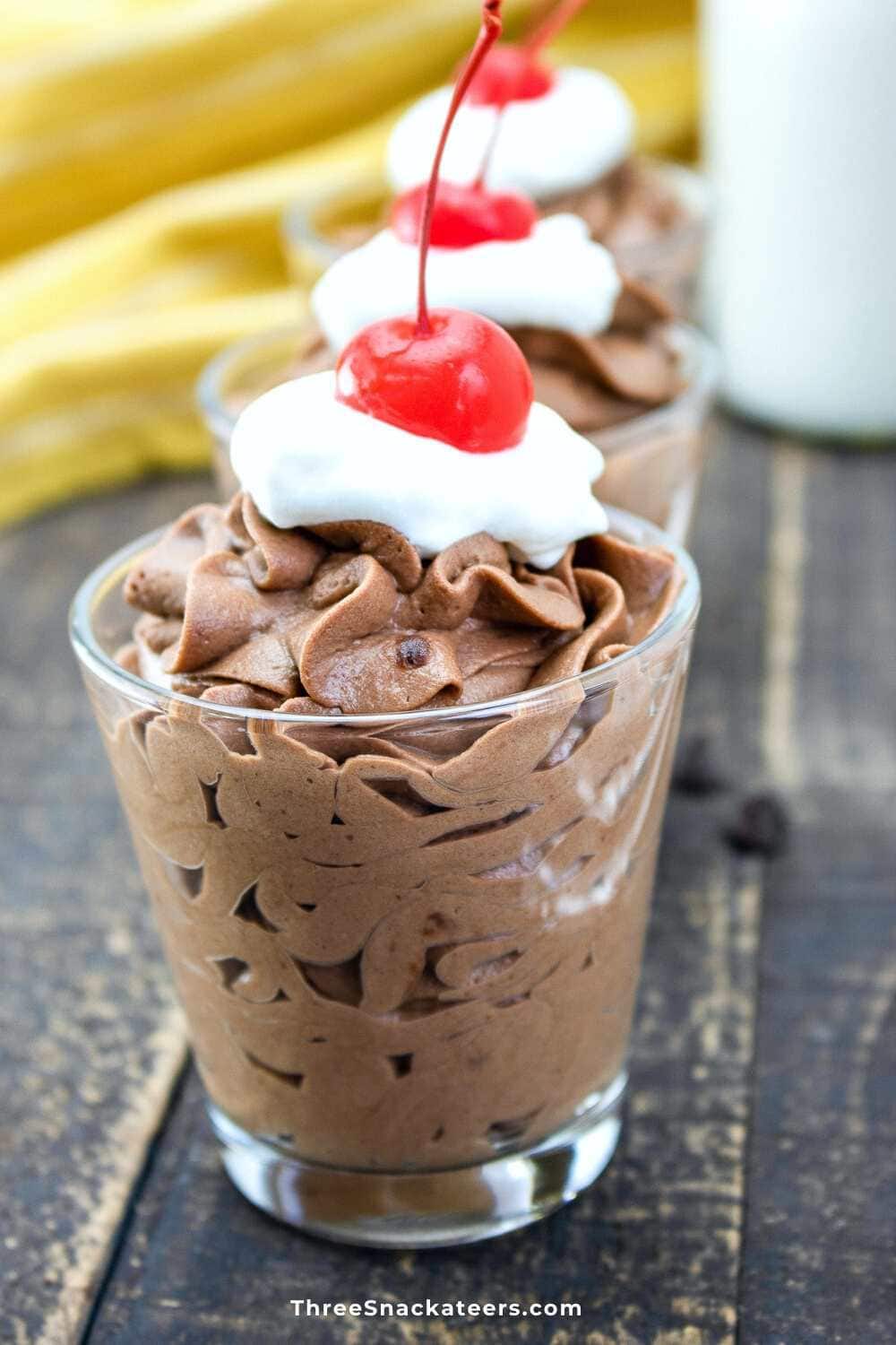 No-Bake Chocolate Fudge Mousse Cups