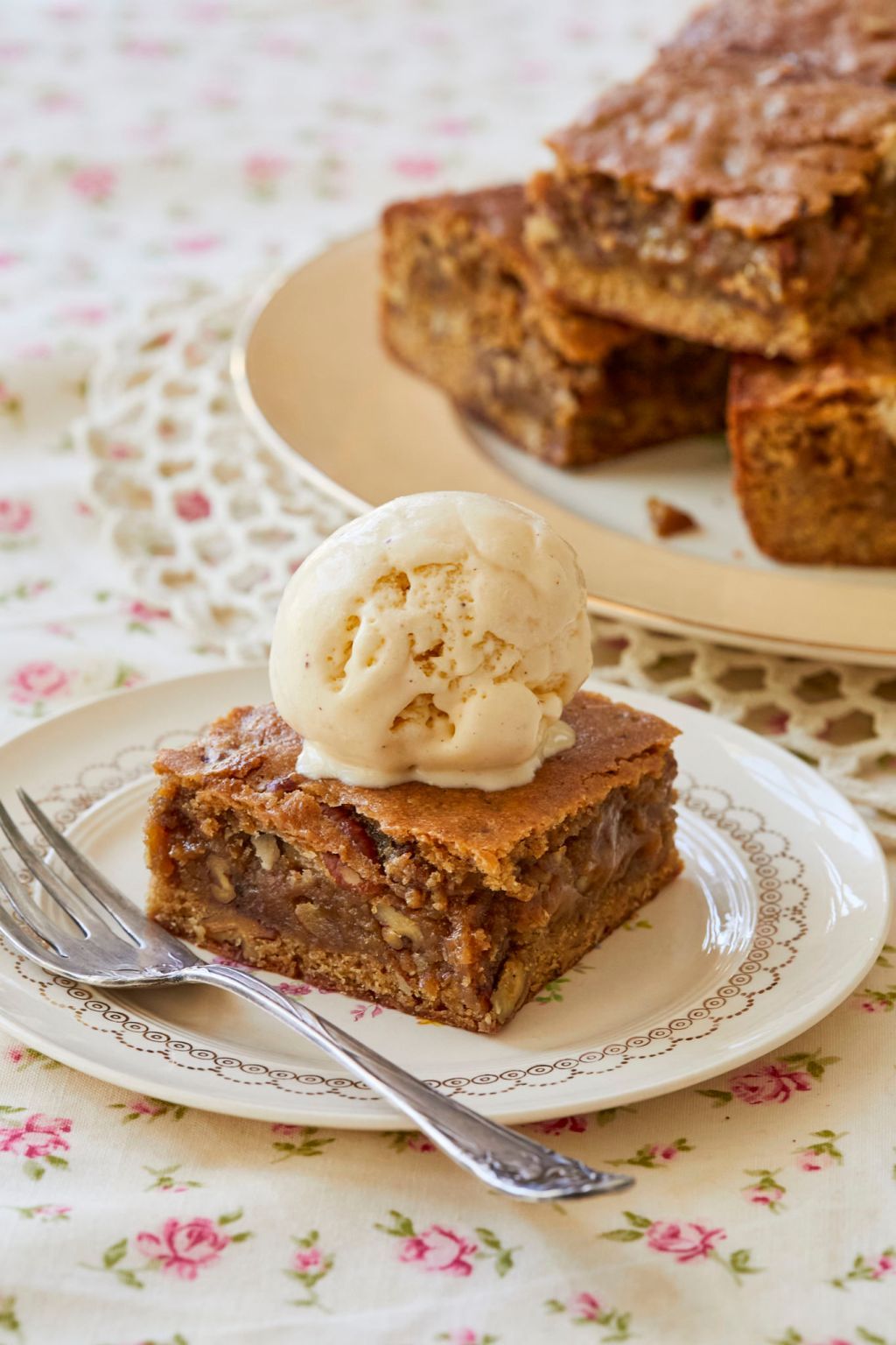 Salted Maple Pecan Blondie Bars