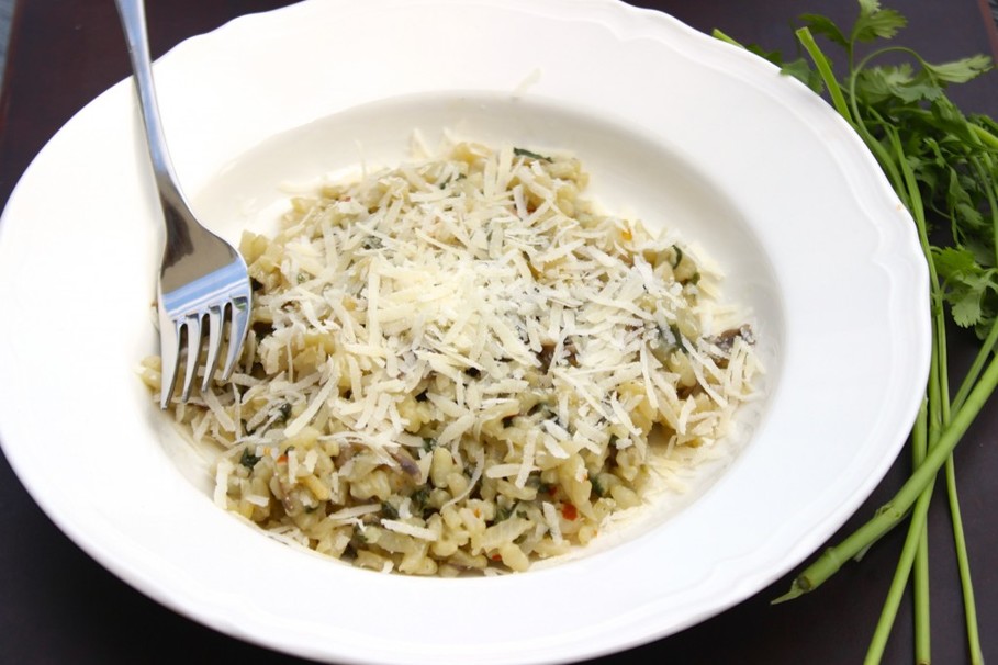 One-Pot Creamy Mushroom and Spinach Risotto