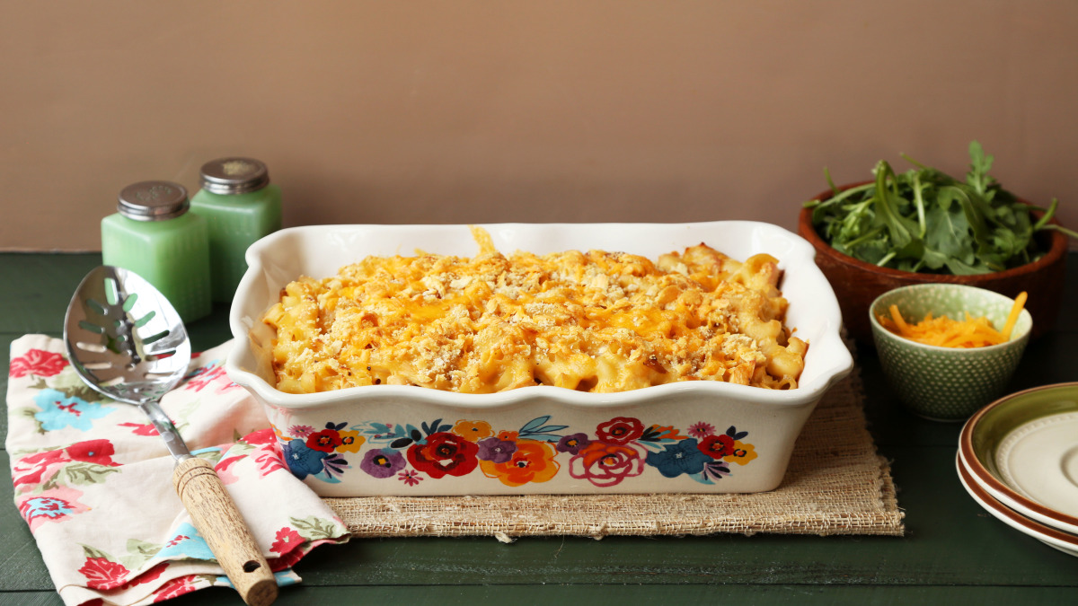 American Chicken and Macaroni Casserole