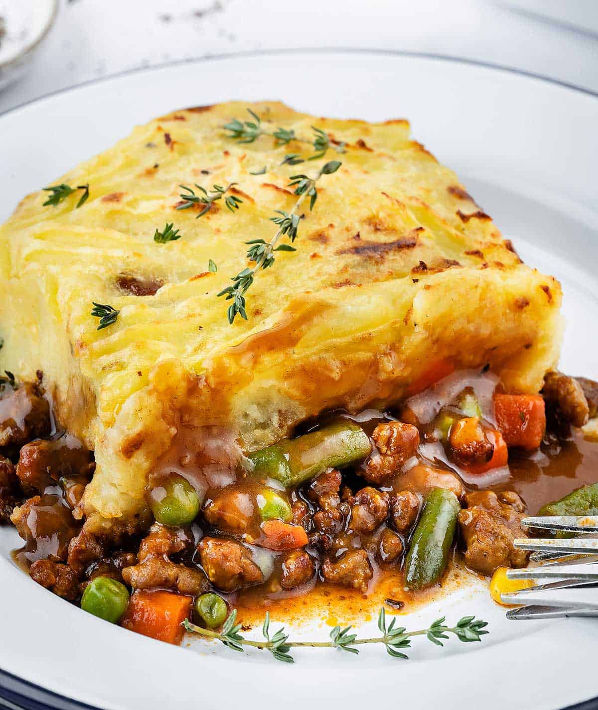 Classic Shepherd’s Pie with Ground Lamb and Mashed Potato Topping