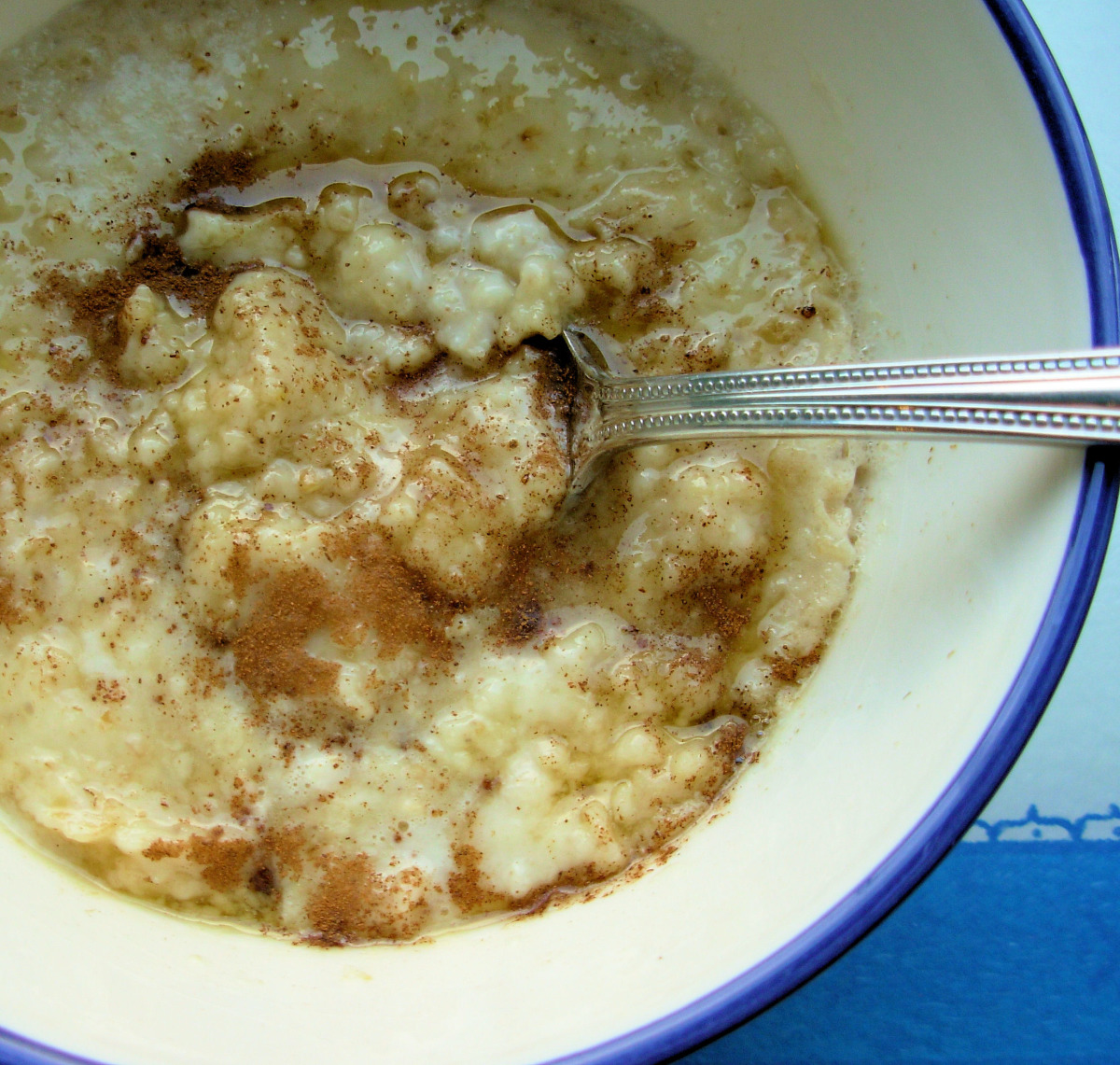 Minnesota Honey-Apple Oatmeal with Cinnamon
