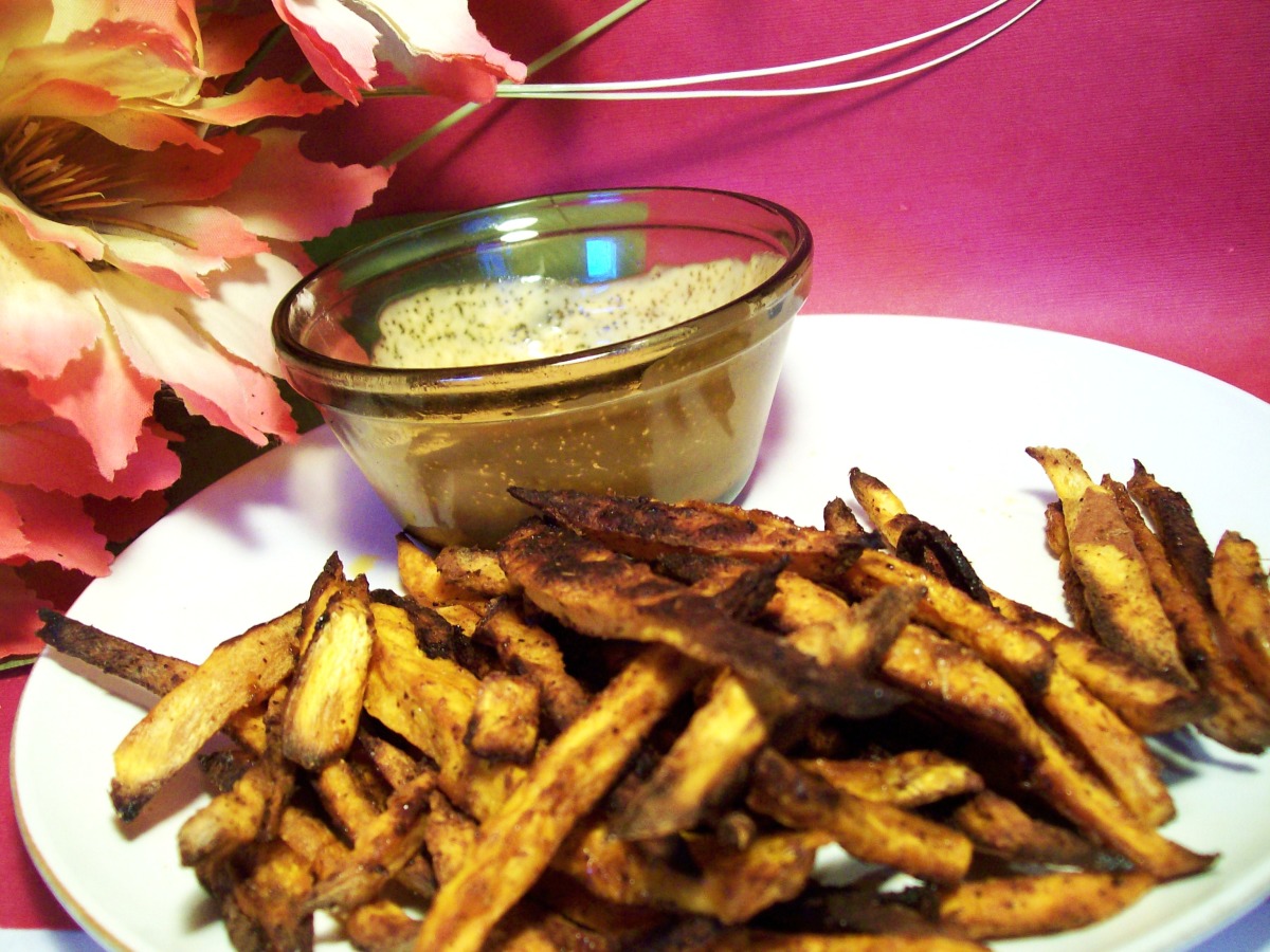 Cinnamon-Spiced Sweet Potato 'Fries' with Smoky Aioli