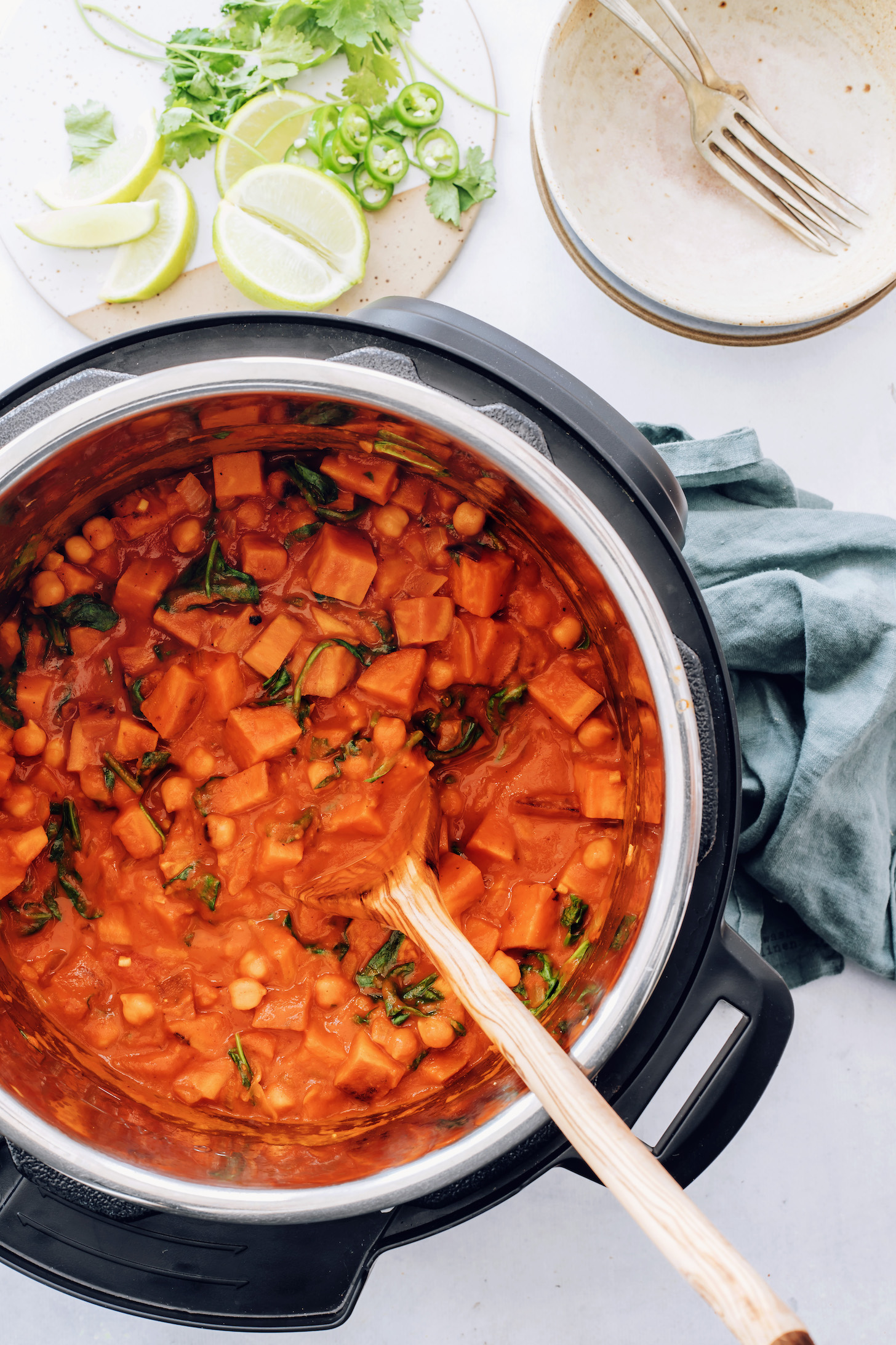 Vegan Chickpea and Roasted Red Pepper Curry